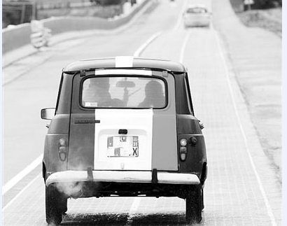 太阳能路路 让电动汽车边跑边充电