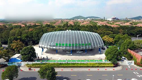 上海最大新能源汽车光伏超等充电站投运 逐日可满足400辆电动车充电.