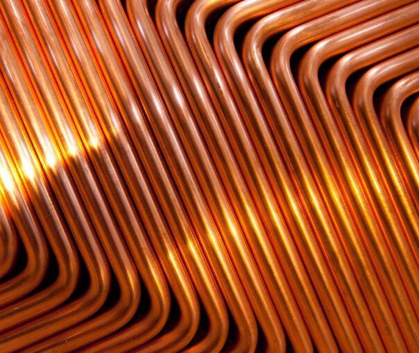 铜供需趋紧，有望步入长牛