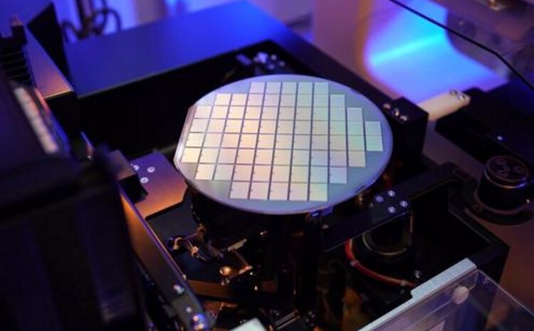 高纯溅射靶材与金属靶材研发出产选取提纯化和物理提纯法